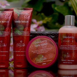 STRAWBERRY BATH AND SKIN CARE SET